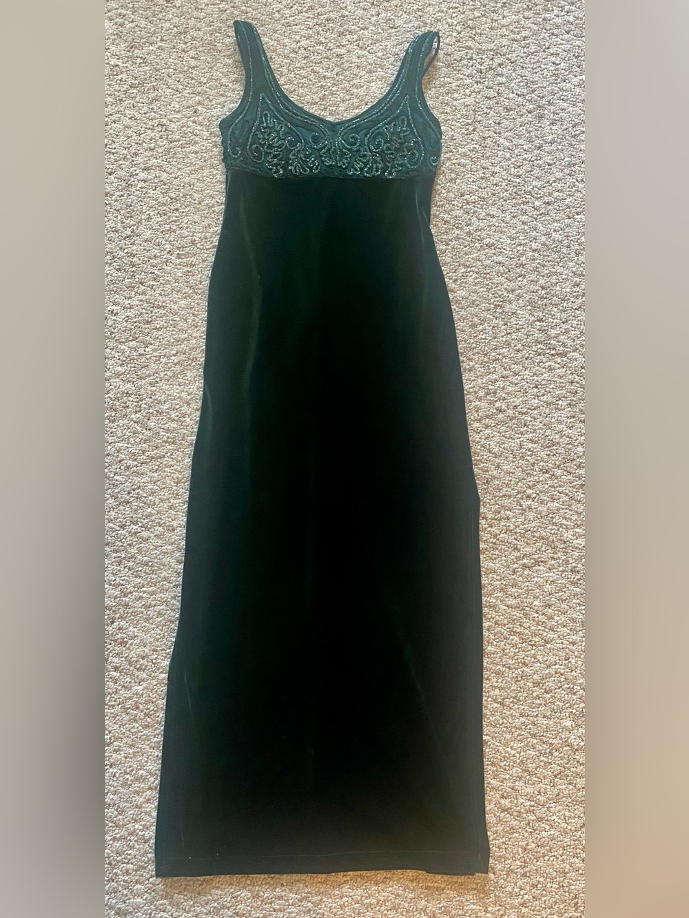 Vintage Emerald Green Velvet Evening Dress with Embellished Bodice